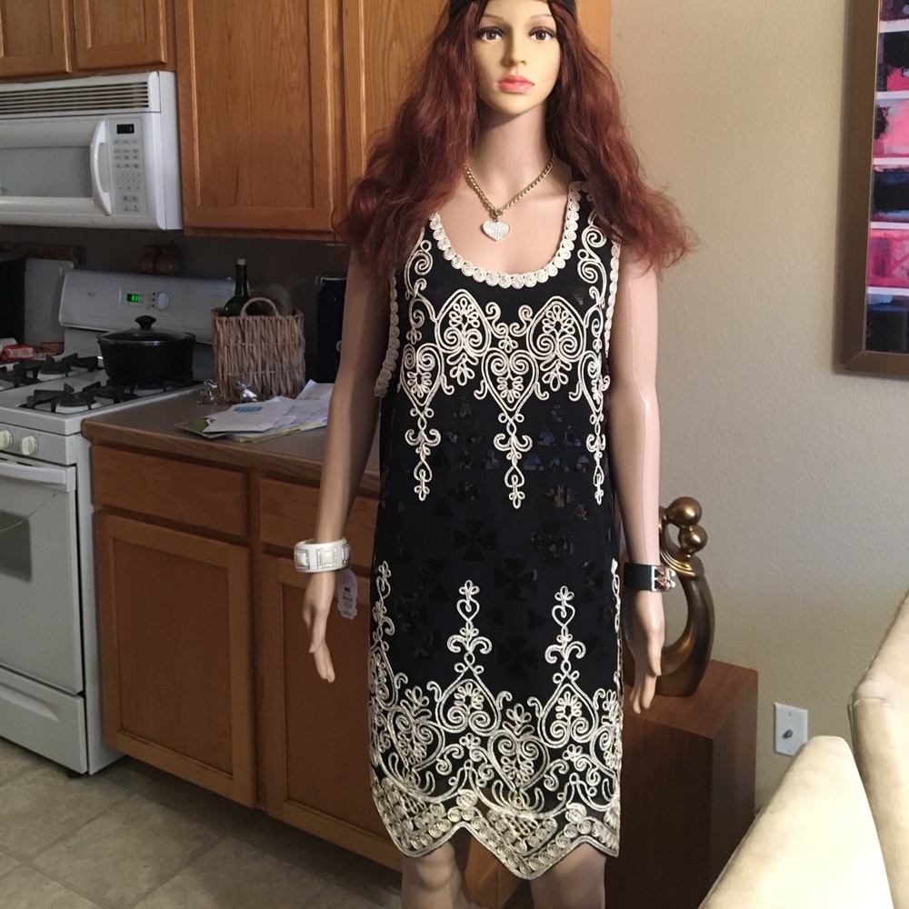❤️️💖❤️️Super pretty adorned dress❤️️💖❤️️