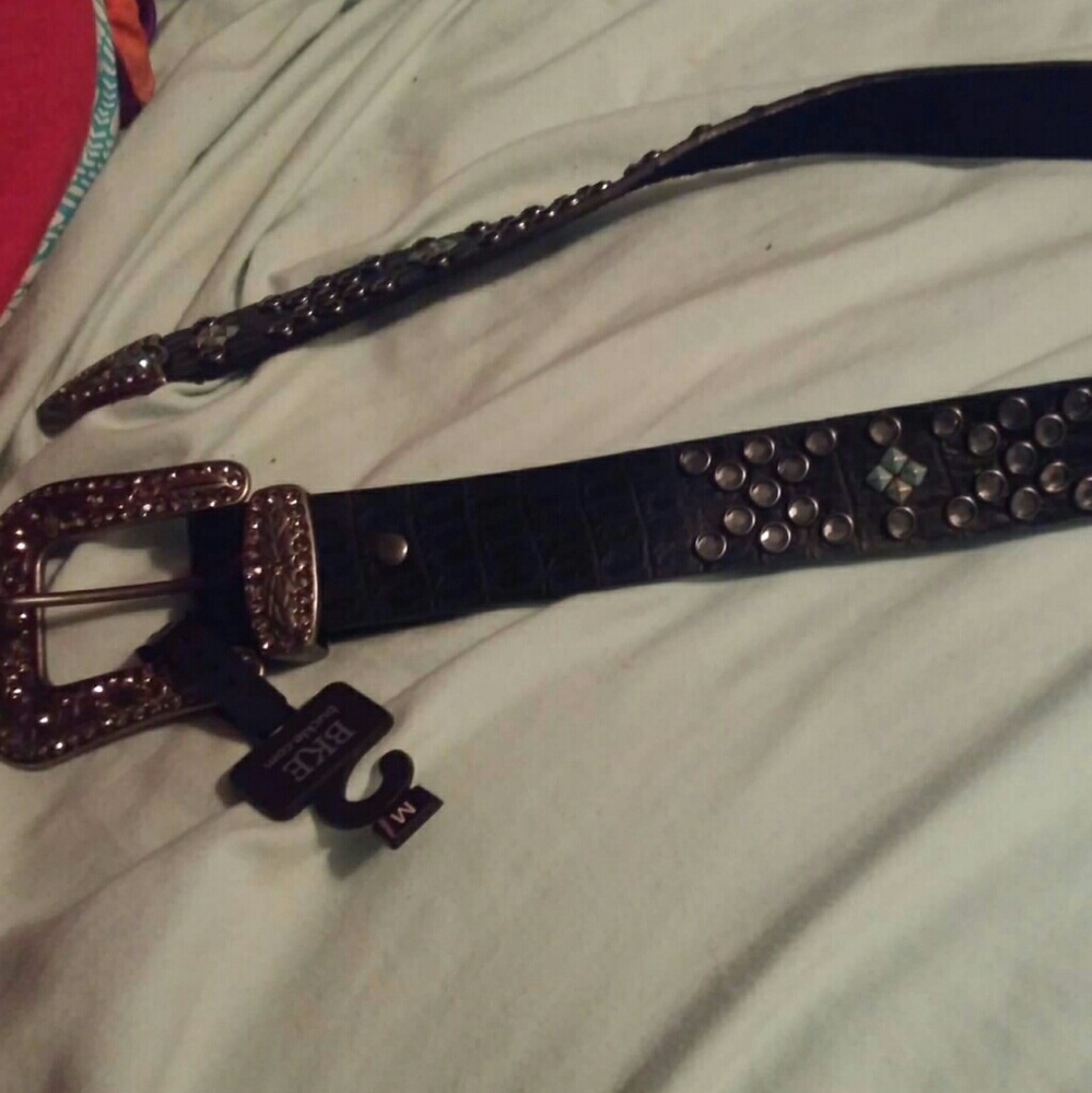 Buckle Belt - Picture 2 of 3