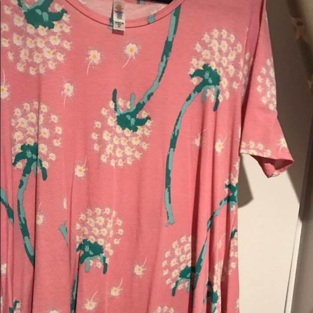 Lularoe XL Dandelion Perfect T