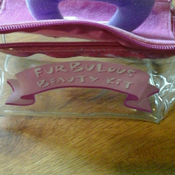 Cute build a bear kids makeup set! - Picture 5 of 6