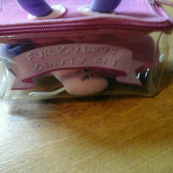 Cute build a bear kids makeup set! - Picture 6 of 6