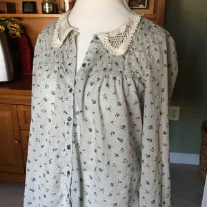 Hinge Lace Detail Blouse