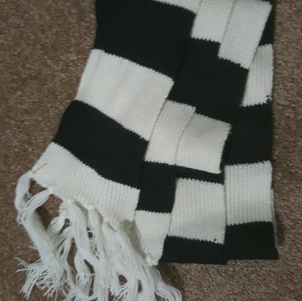 Scarf bundle - Picture 3 of 3