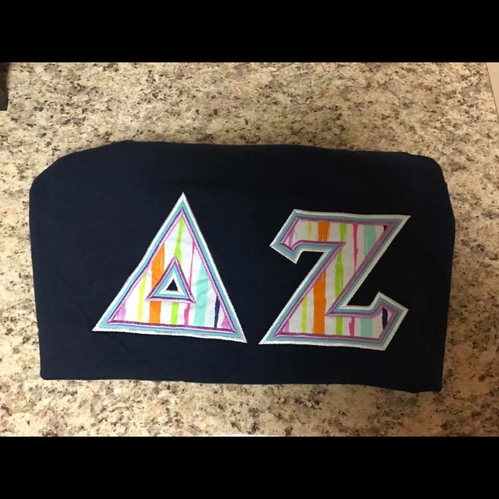 Delta Zeta Letters XL