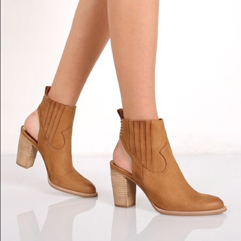 NIB Saddle Tan Closed Toe Slingback Bootie - Picture 3 of 8