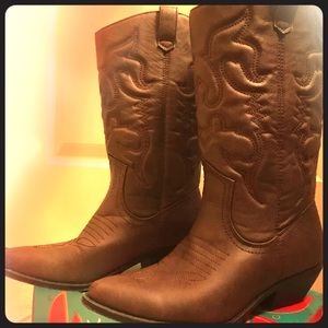 Women's cowboy boots