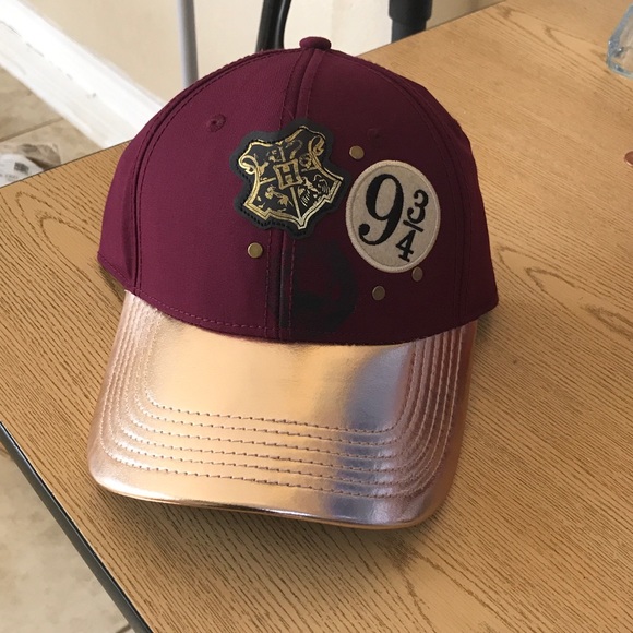 harry potter Accessories - Harry potter Gold burgundy hat new urban unisex
