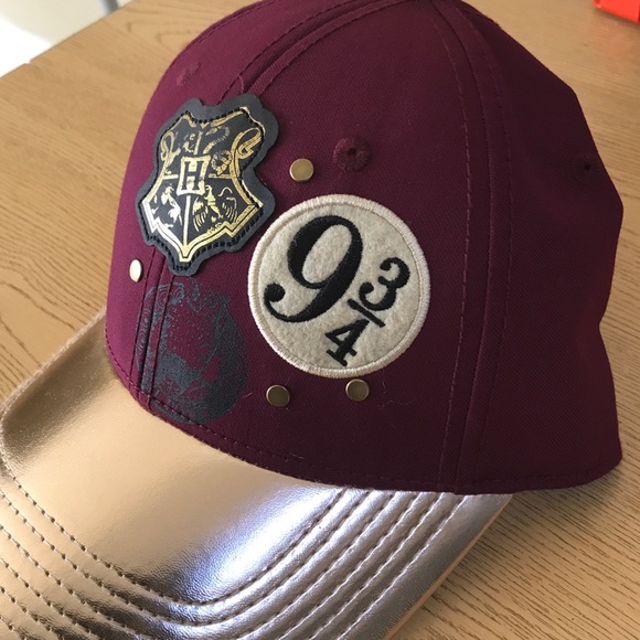 Harry potter Gold burgundy hat new urban unisex - Picture 3 of 3