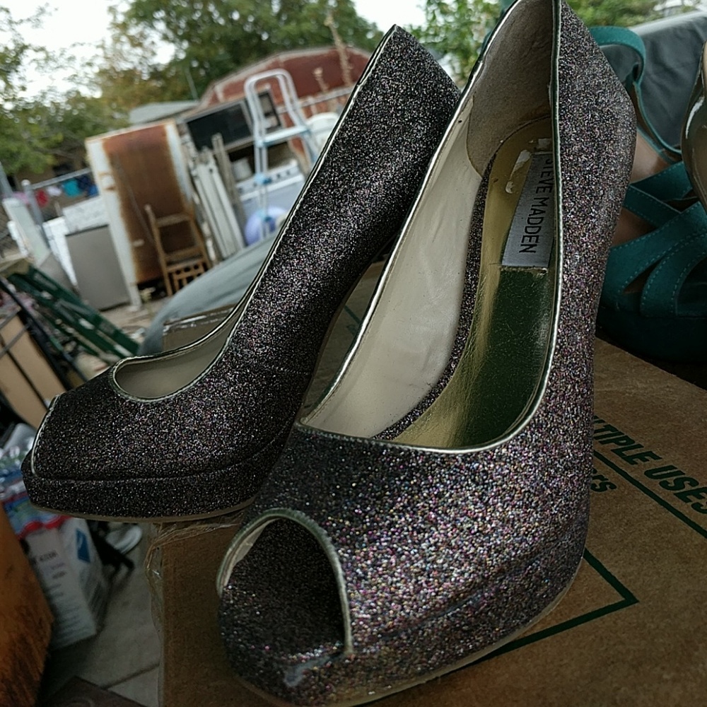 Steve Madden pumps