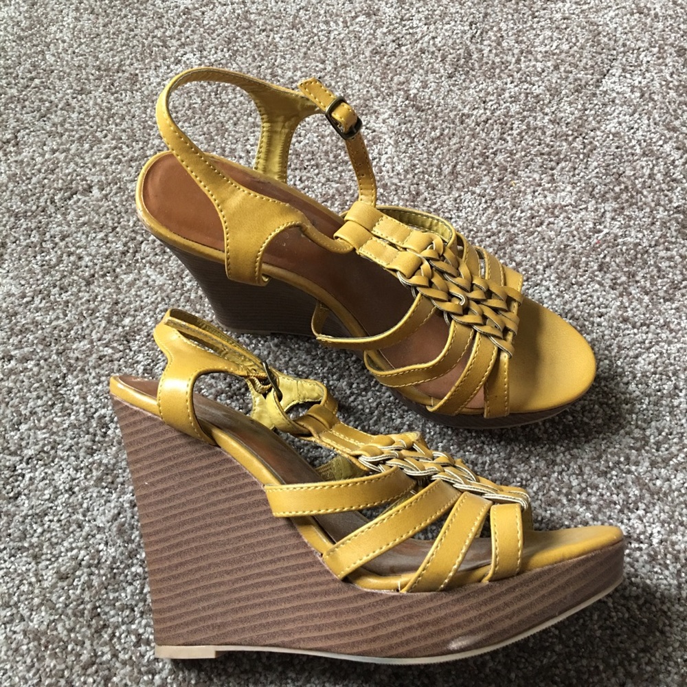 Wedge - Picture 2 of 7