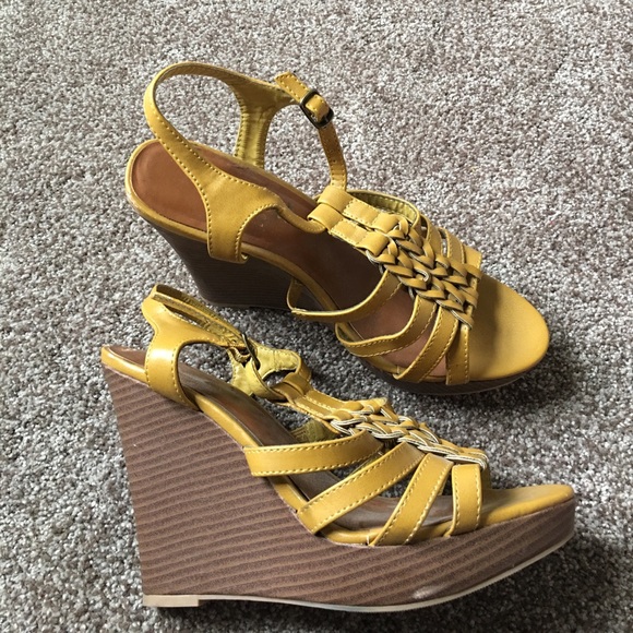 Wedge - Picture 2 of 7