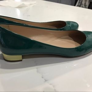 J. Crew Green Patent Flats Size 7.5 - (tiny heel)