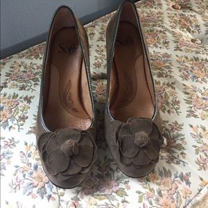 Sofft suede heels. Taupe color