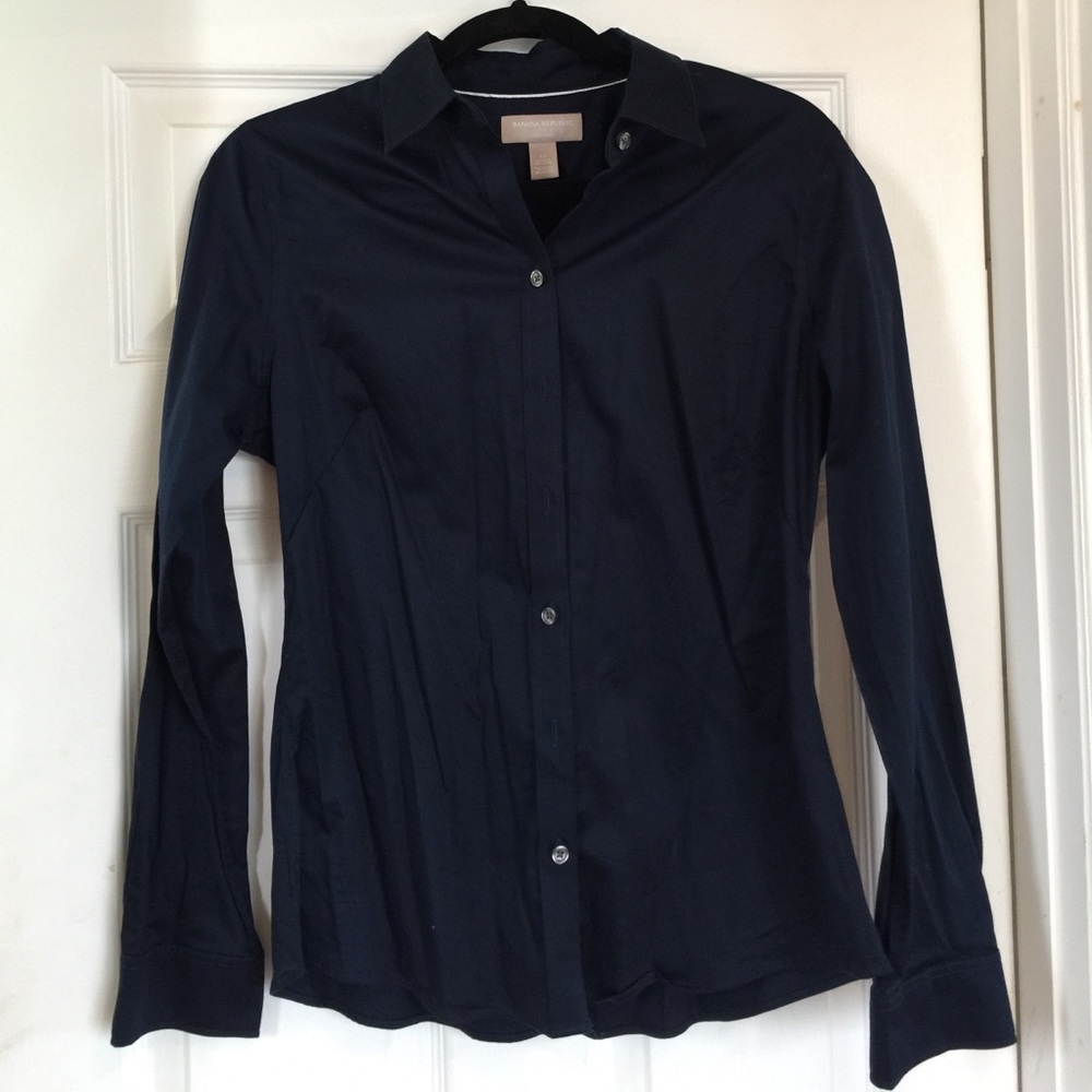 BANANA REPUBLIC long sleeve non iron fitted collar