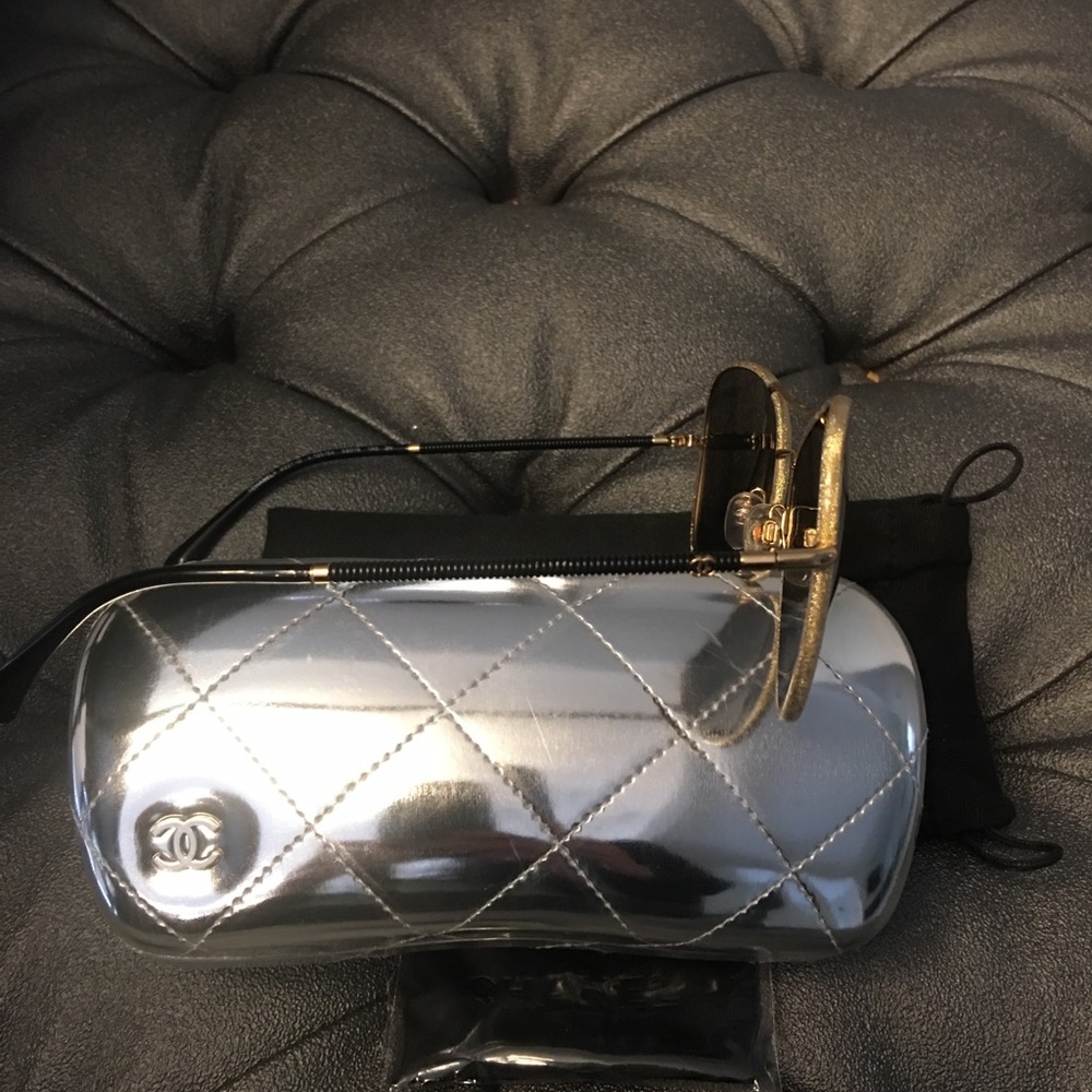 Chanel Pilot Sunglasses - Picture 7 of 8