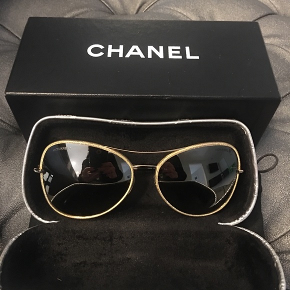 Chanel Pilot Sunglasses - Picture 4 of 8
