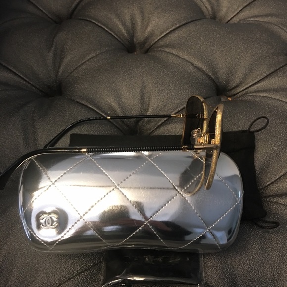 Chanel Pilot Sunglasses - Picture 7 of 8