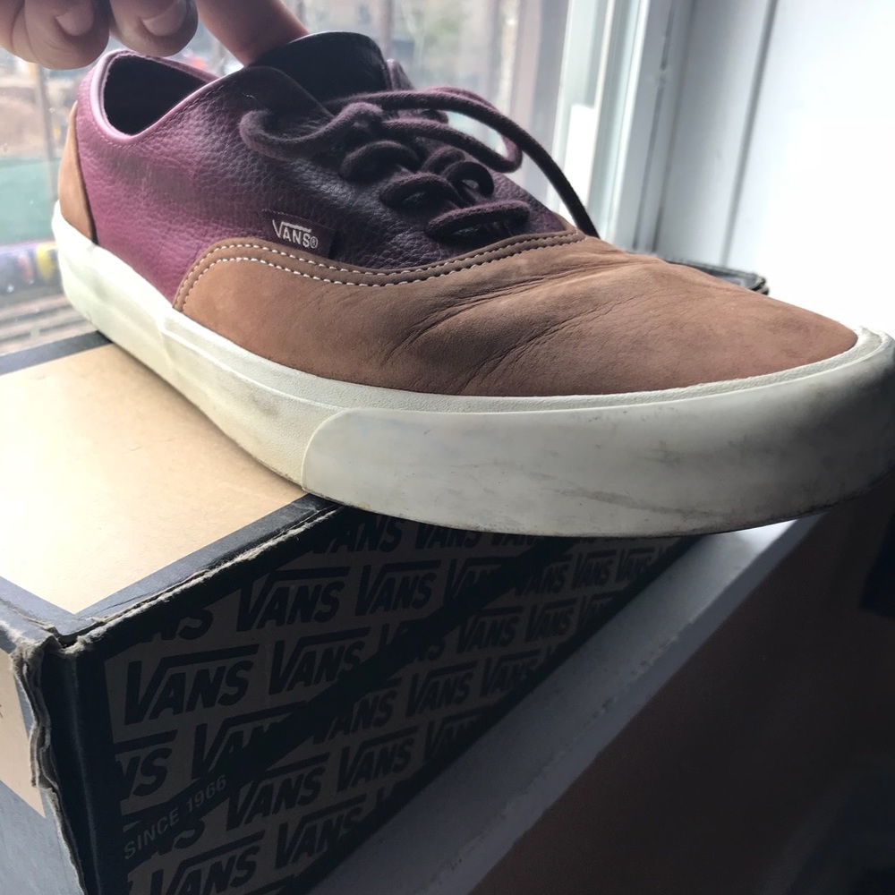 Selling my vans size 9.5