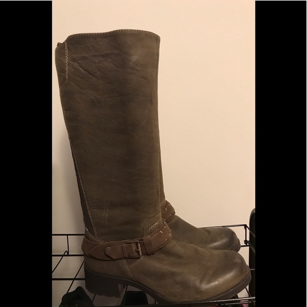 Earth Origins Brown boots