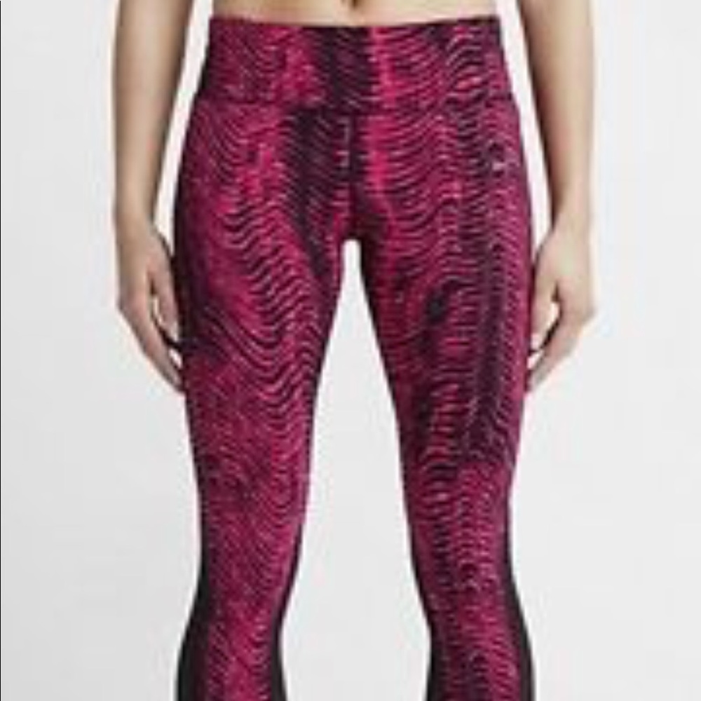 NWT Women’s Nike Epic Lux Crops - Picture 7 of 7