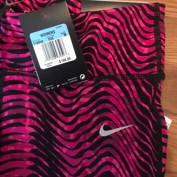 NWT Women’s Nike Epic Lux Crops - Picture 4 of 7