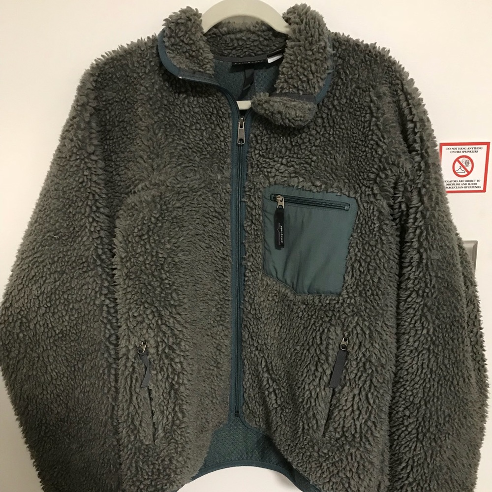 PATAGONIA grey zip up