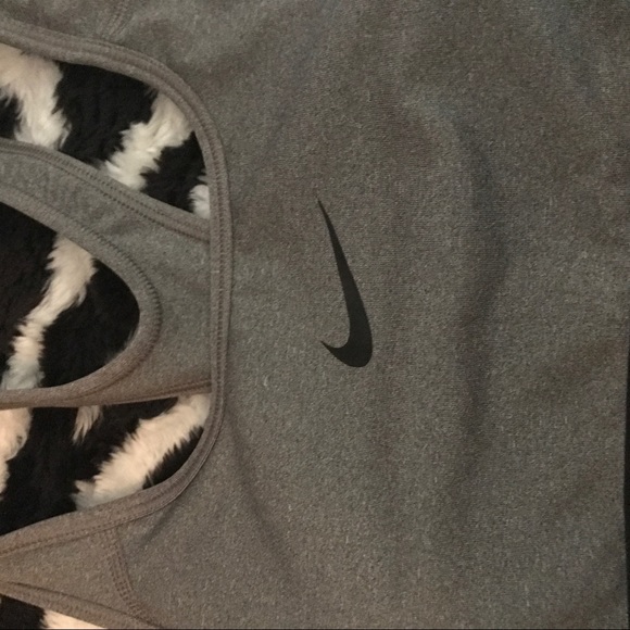 NIKE•Women - Picture 3 of 6