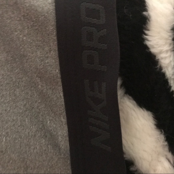 NIKE•Women - Picture 4 of 6