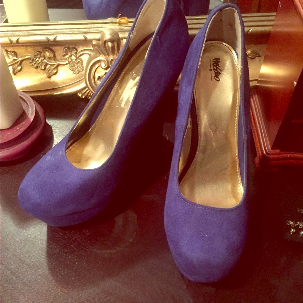 Sapphire blue heels