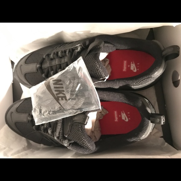 Supreme x Nike Air Humara main image 8