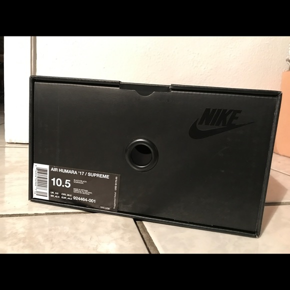 Supreme x Nike Air Humara main image 5