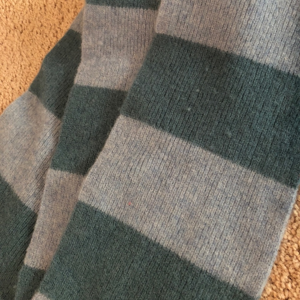 Gap factory. Wool scarf