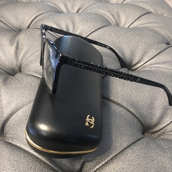 Chanel black beaded eye glasses 🕶 - Picture 4 of 8