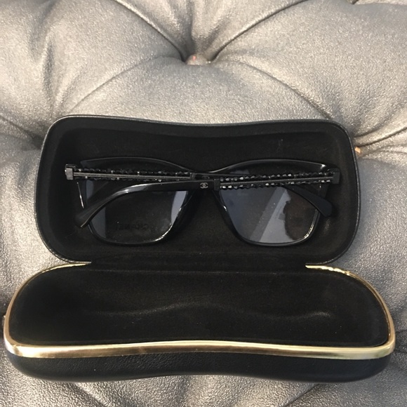 Chanel black beaded eye glasses 🕶 - Picture 6 of 8