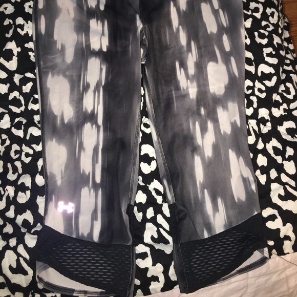 Under armor capris - Picture 2 of 2