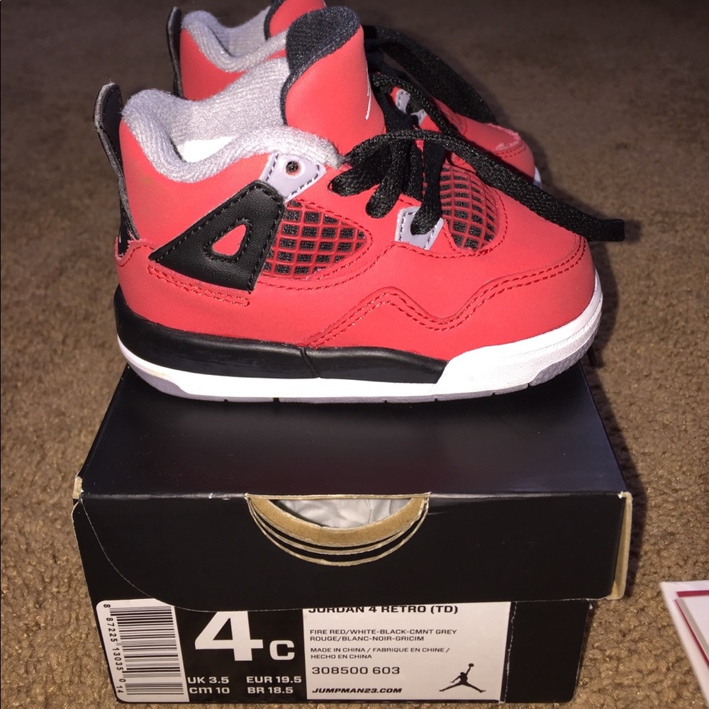 Air Jordan 4 Retro