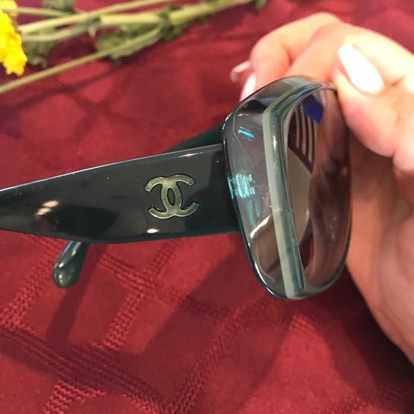 Chanel sunglasses army green main image 4