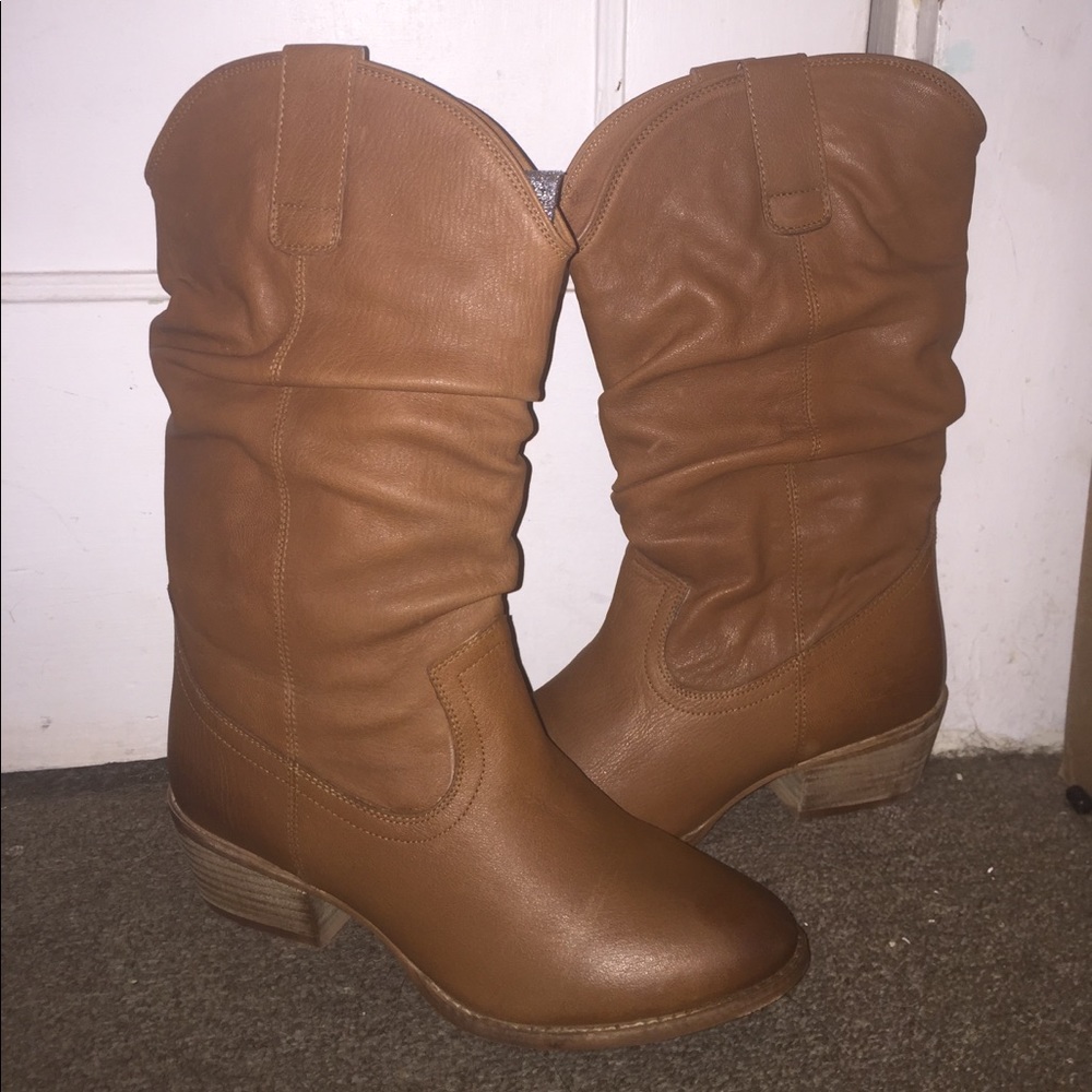 NWOT BROWN LEATHER FASHION COWGIRL BOOTS