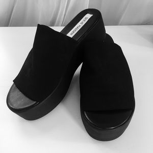 Steve Madden 90's Slinky Platform Sandal