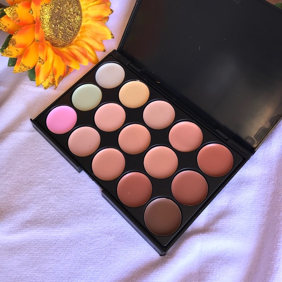 🎈SALE🎈1x Concealer Palette &1x Eyeshadow Palette - Picture 2 of 3