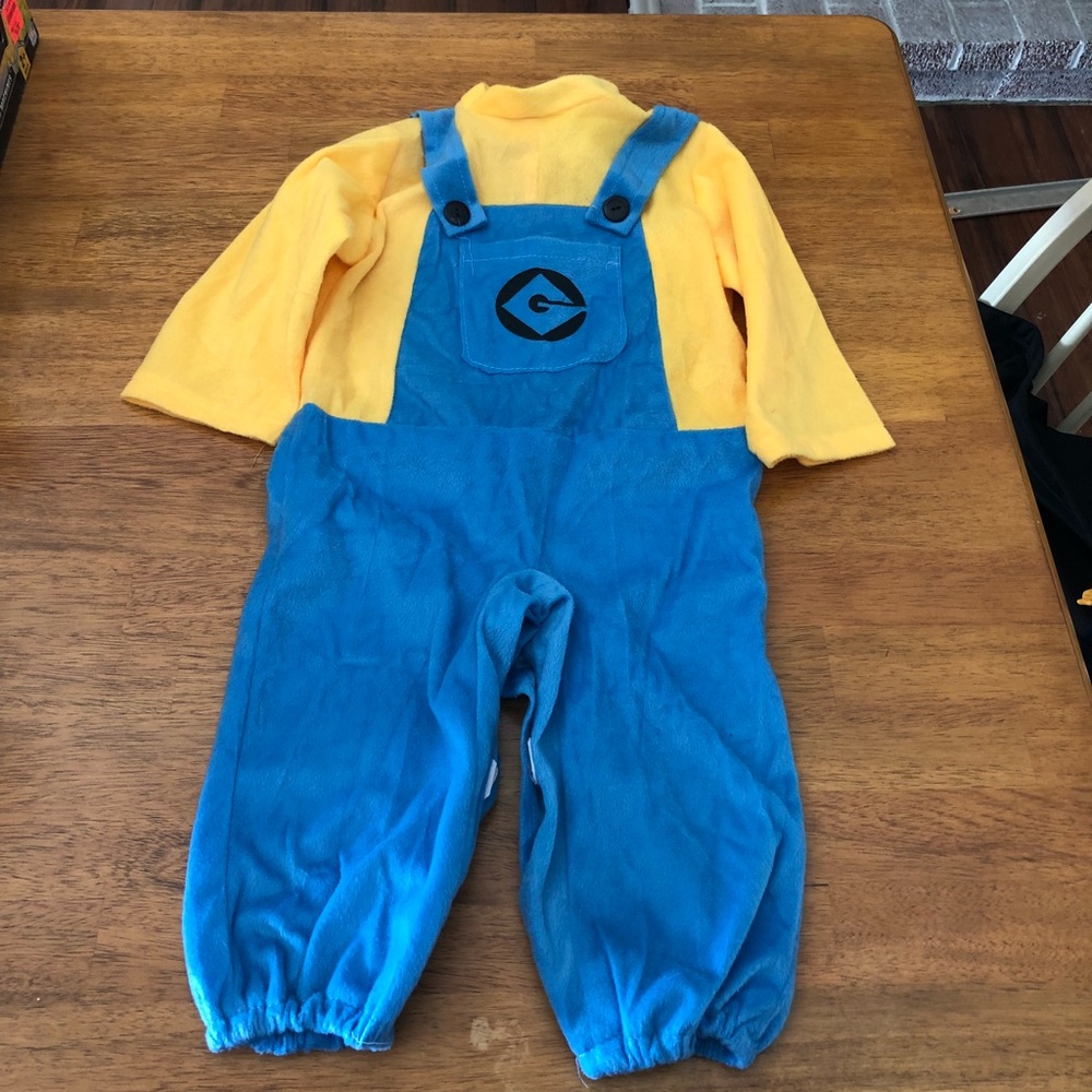 Minion costume