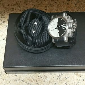 Oakley men's leather band watch