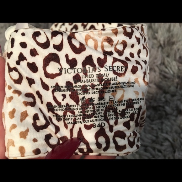 34D Victoria Secret Bra - Picture 3 of 3