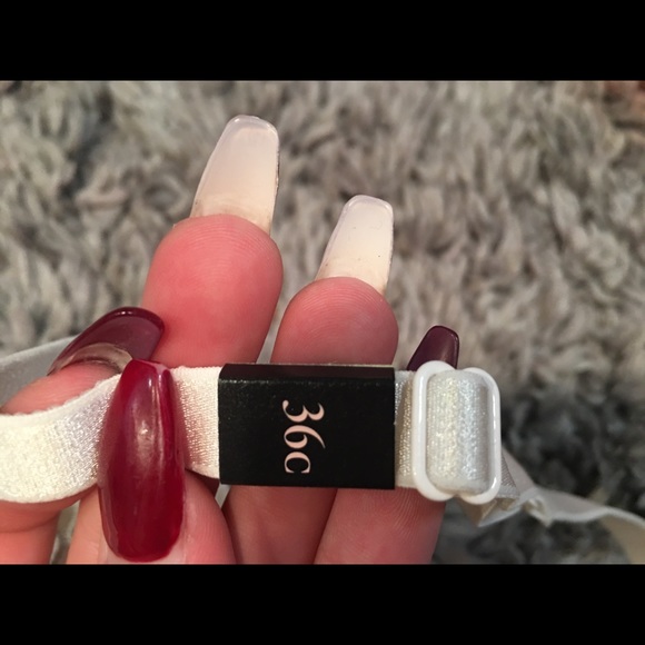 36C Victoria Secret Bra - Picture 2 of 3