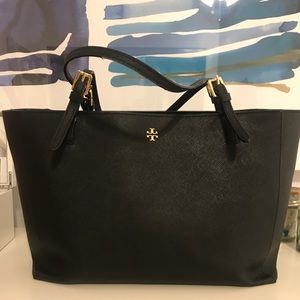 Tory Burch York Buckle Tote in Black
