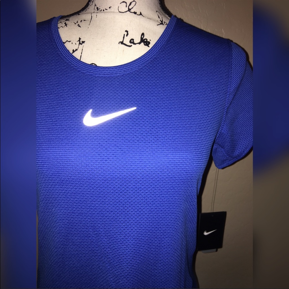 •NWT• Nike AeroReact deep royal blue running top