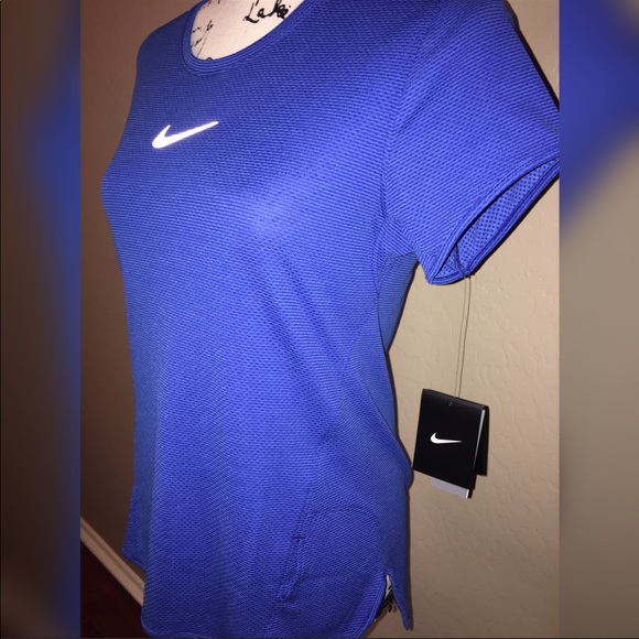 •NWT• Nike AeroReact deep royal blue running top - Picture 2 of 6