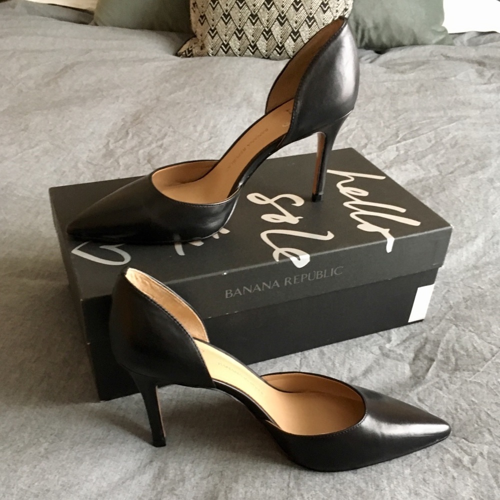 Banana Republic “Alicia” Black D’Orsay Heels