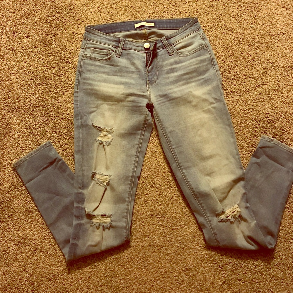 Light wash day trip skinny jean Virgo skinny