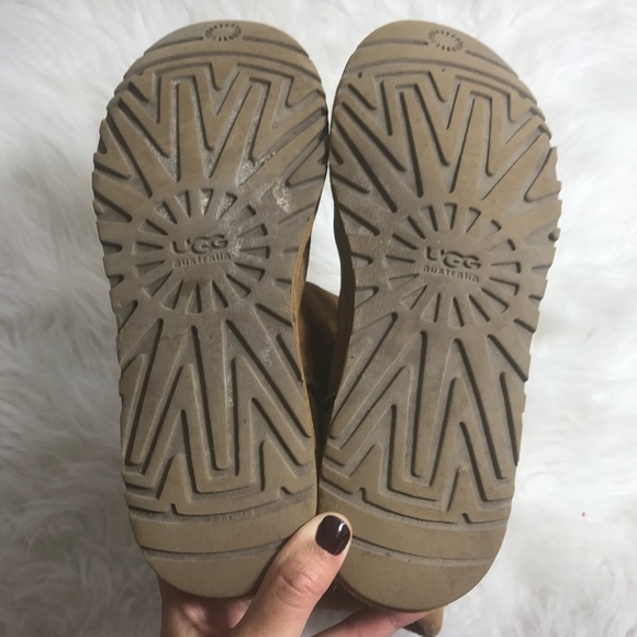 UGG Tall Buttoned Light Weight Boots - Picture 6 of 6